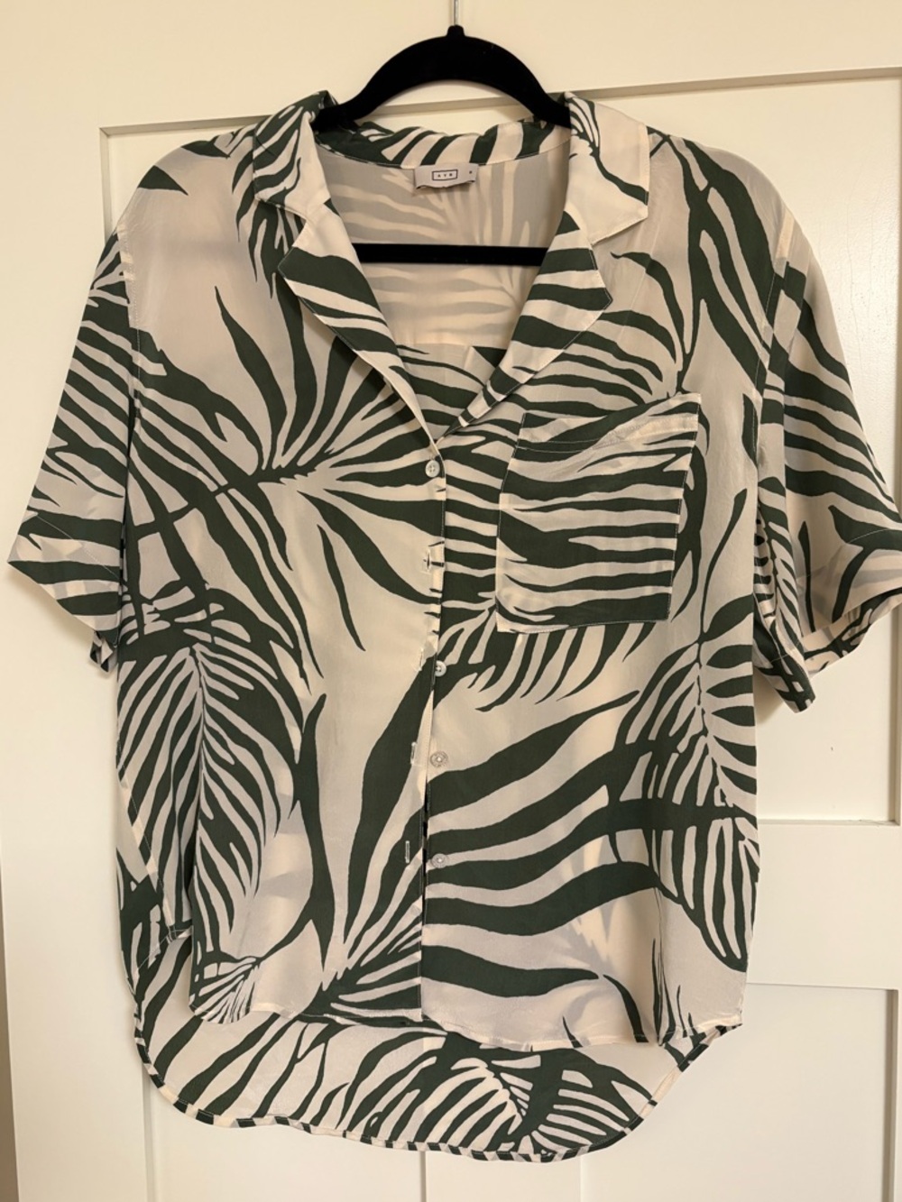 AYR Women's Short Sleeve Button Front Tropical Print Shirt - Green/White Silk